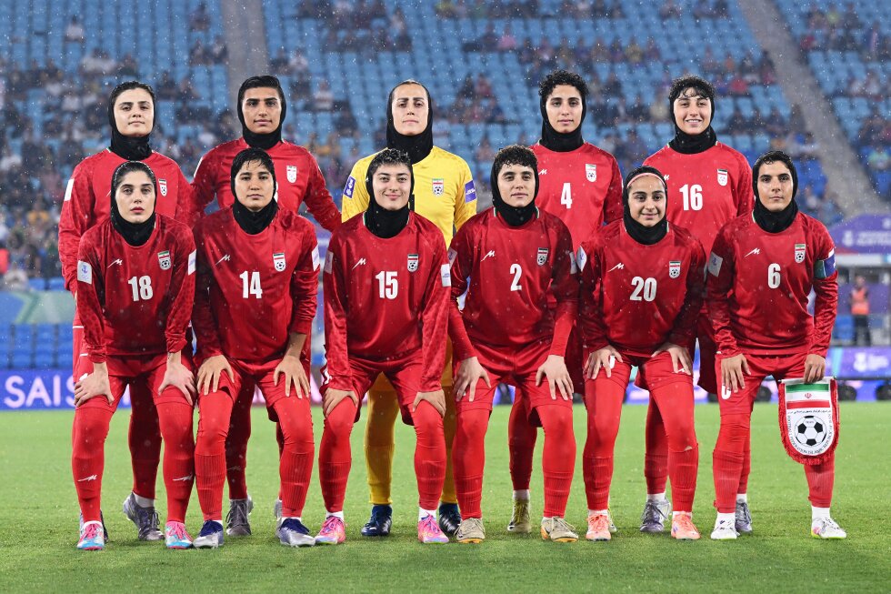 Five members of Iranian women's soccer team give up asylum in Australia
