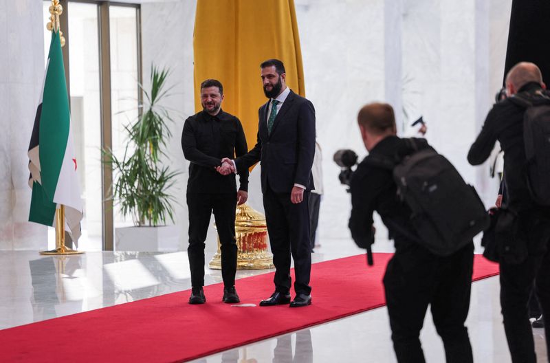 Ukraine in talks with Oman, Kuwait, Bahrain on security cooperation, Zelenskiy says