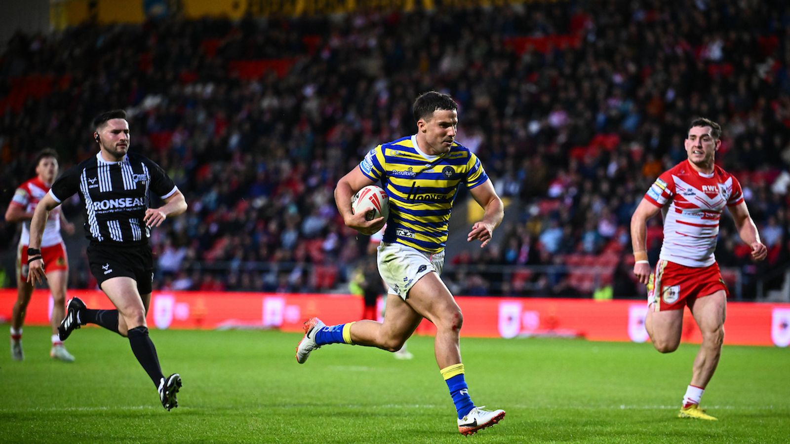 Super League: Warrington Wolves go top with win at St Helens after teenager Ewan Irwin inspires brilliant comeback