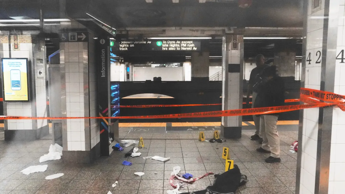 Machete suspect shot dead by police after 3 stabbed at Grand Central Station