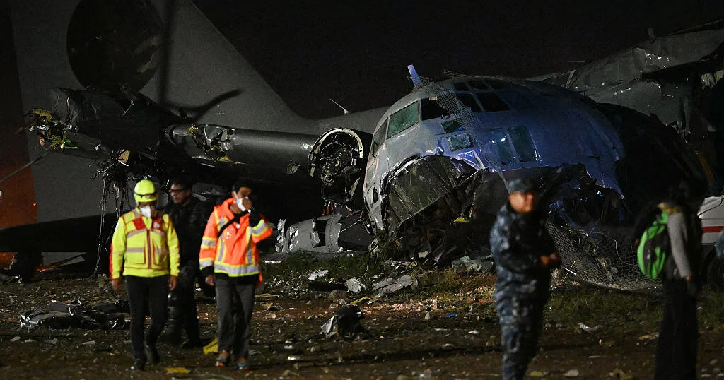 More than a dozen killed when military cargo plane carrying money crashes in Bolivia, local official says