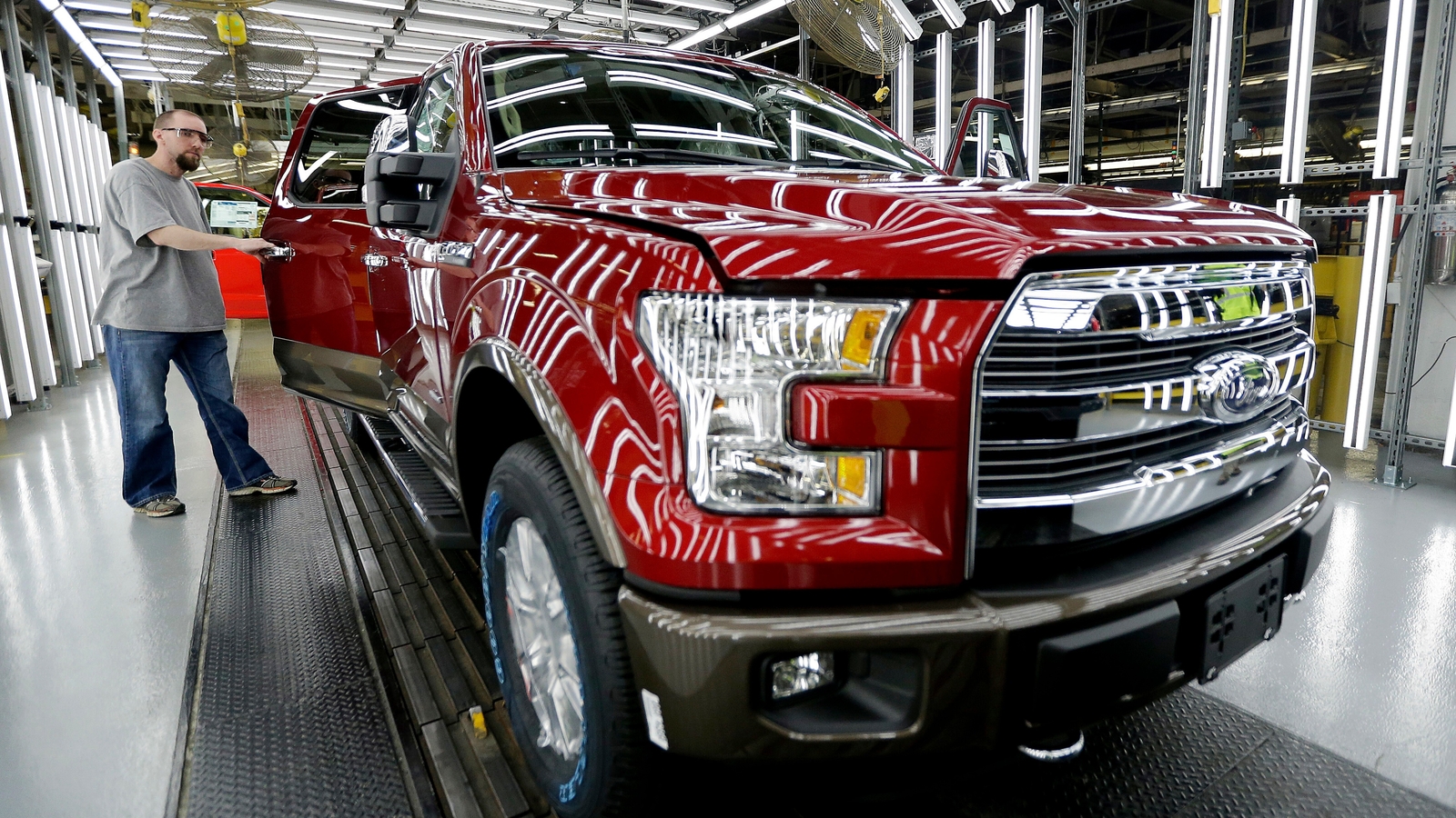 Ford recalls 1.4M F-150 pickup trucks to ... 