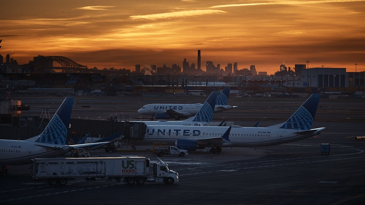 Global Airline Summit: Fuel Costs and Aircraft Shortages Threaten Record Profit Outlook