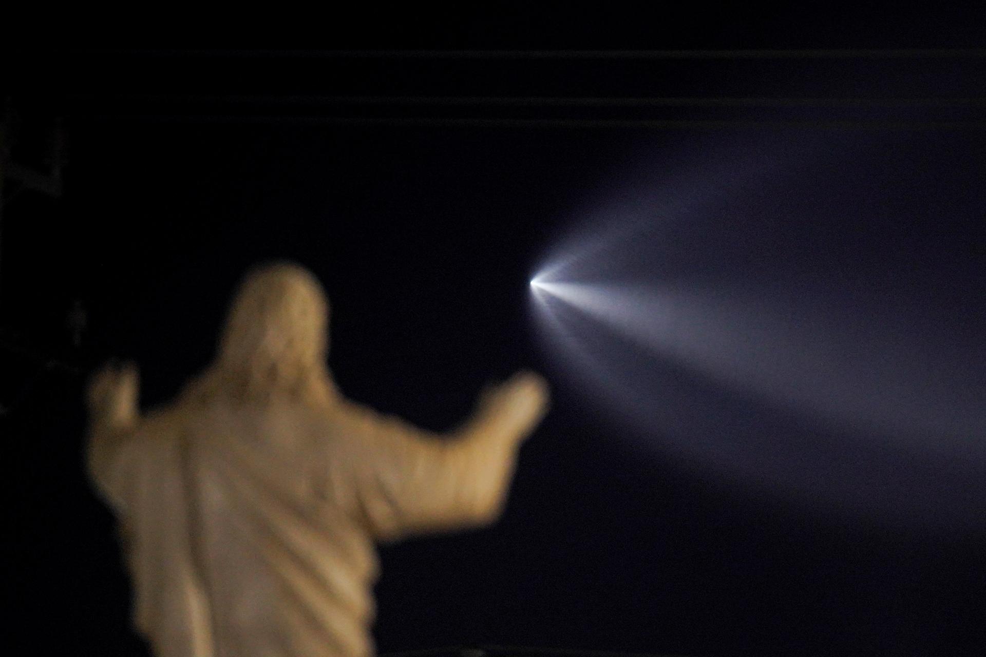 Iran arrests 2 foreigners over Starlink device imports