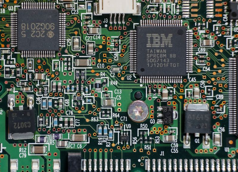 US to award $2 billion to quantum computing firms and take equity stakes, WSJ reports