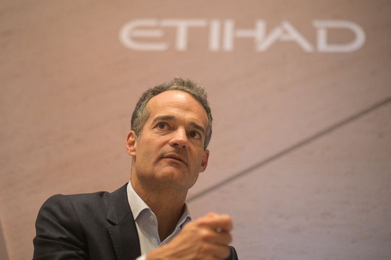 Etihad Airways orders widebody planes, sees return to pre-war capacity in June