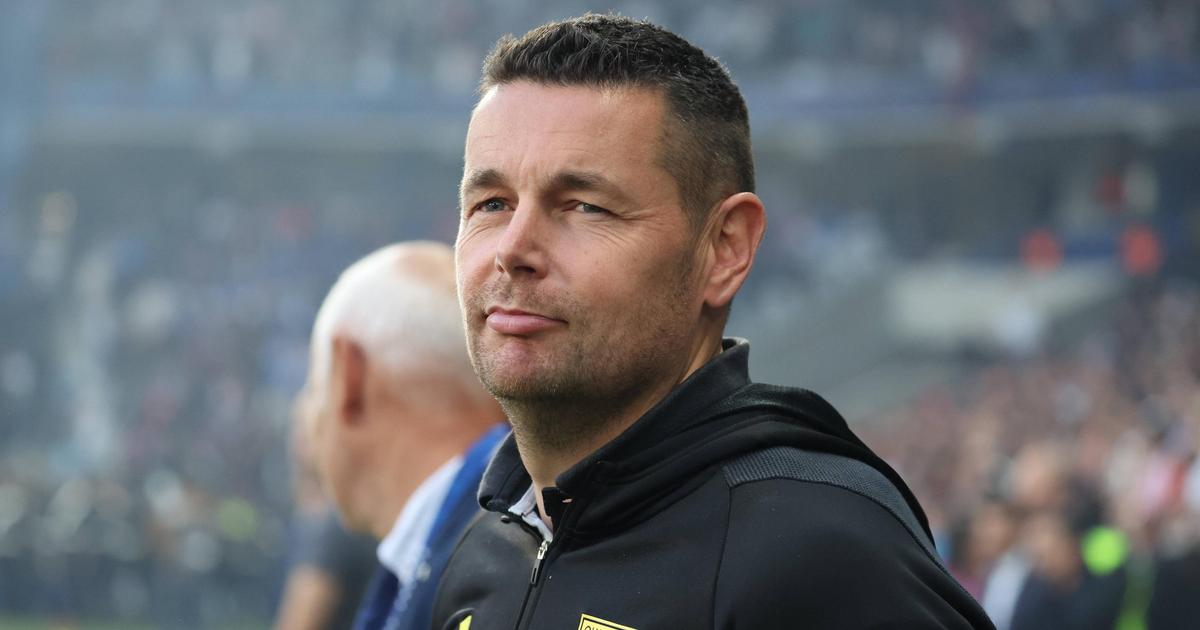 Treinador que fez história em França em negociações com o Crystal Palace