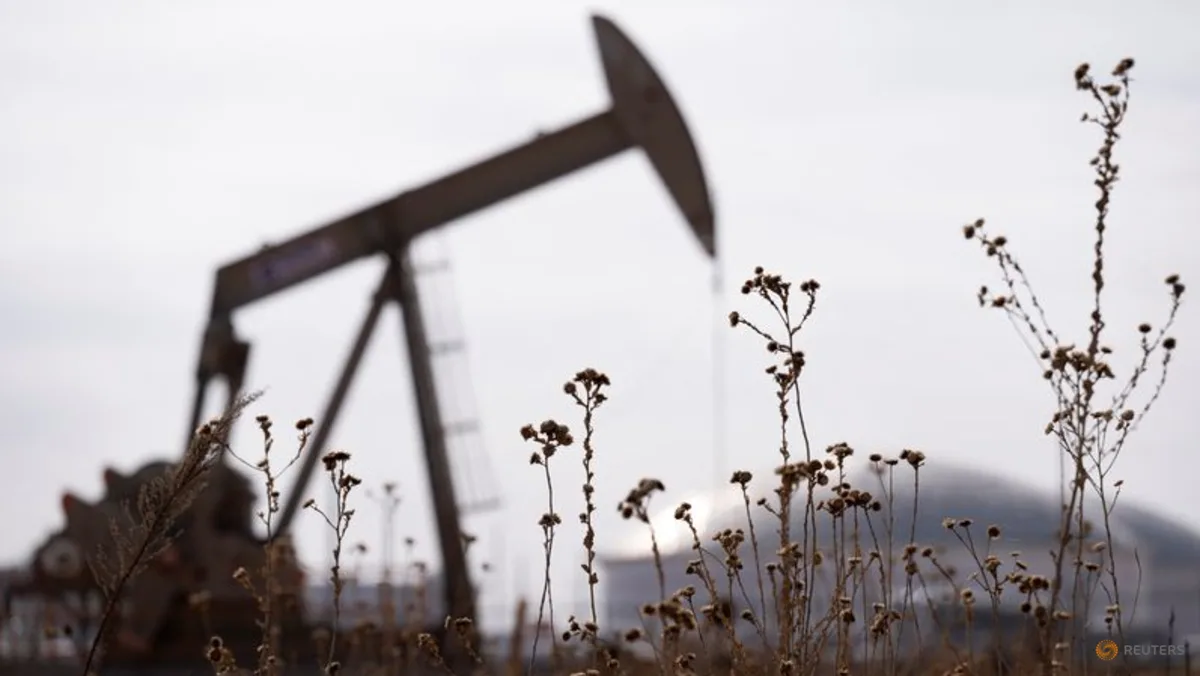 US crude futures fall $12.04 to $100.90/bbl after Trump announces two week ceasefire