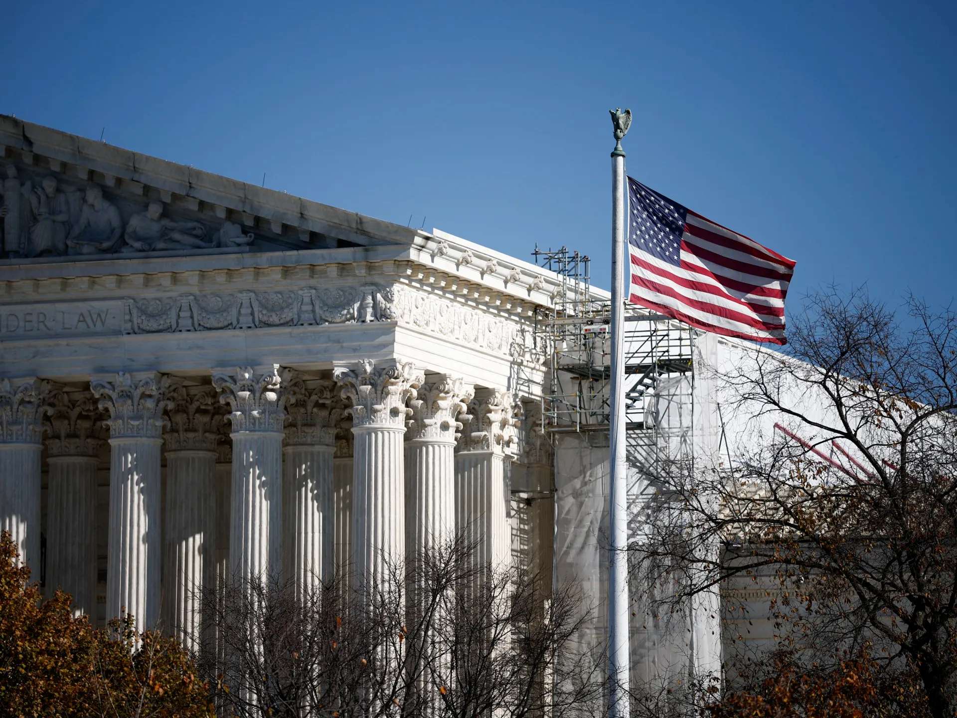 US government asks Supreme Court to allow deportation of Syrian migrants