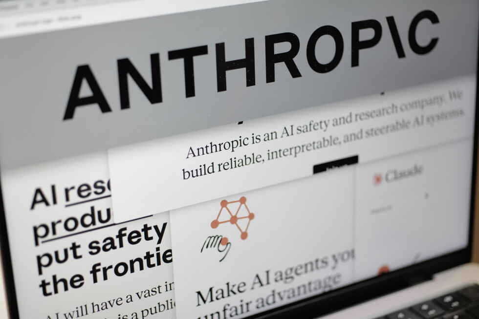 Anthropic urges industry coordination to allow for a 'pause' in AI development if risks grow