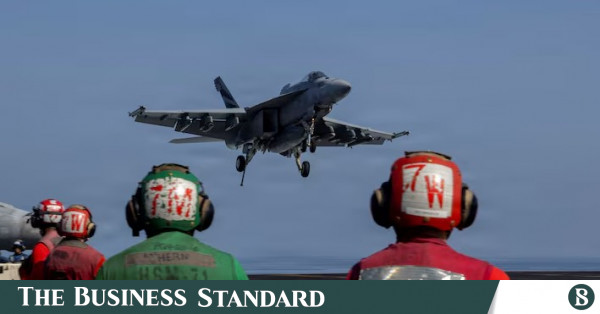 Trump presses ahead with Iran war despite warnings of political risk for midterms