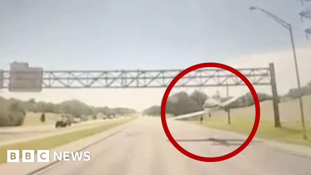 Watch: Small plane makes emergency landing on Florida highway
