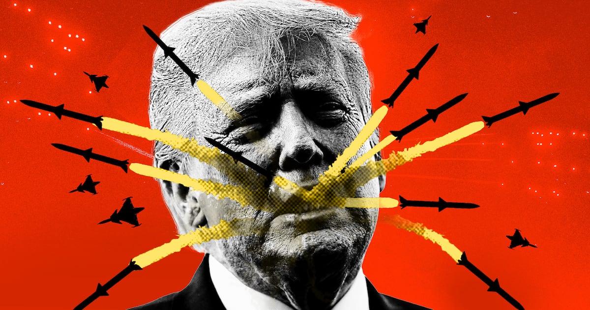 Trump Thirsts for 'Complete Destruction' of Iran in Bonkers Rant