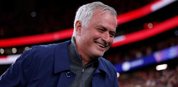 Benfica anuncia saída de Mourinho para o Real Madrid por quantia milionária