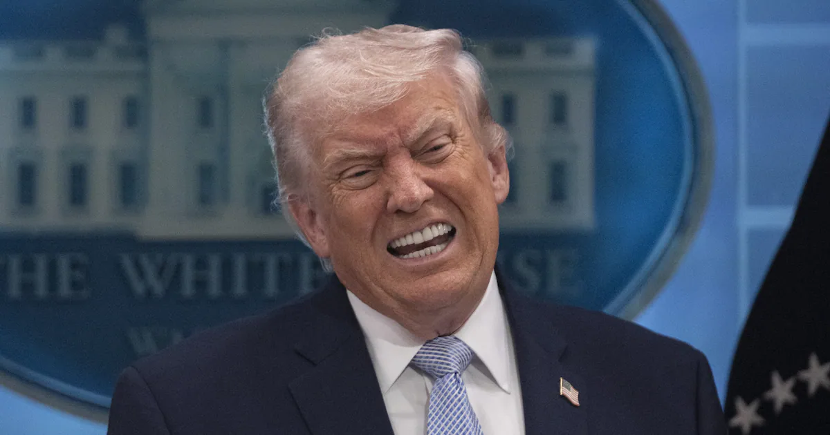 Iran Taunts Bloodthirsty Trump With Human Chain Videos