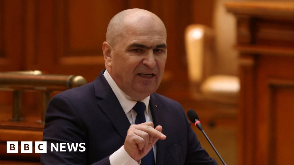 Romanian PM ousted in no-confidence vote
