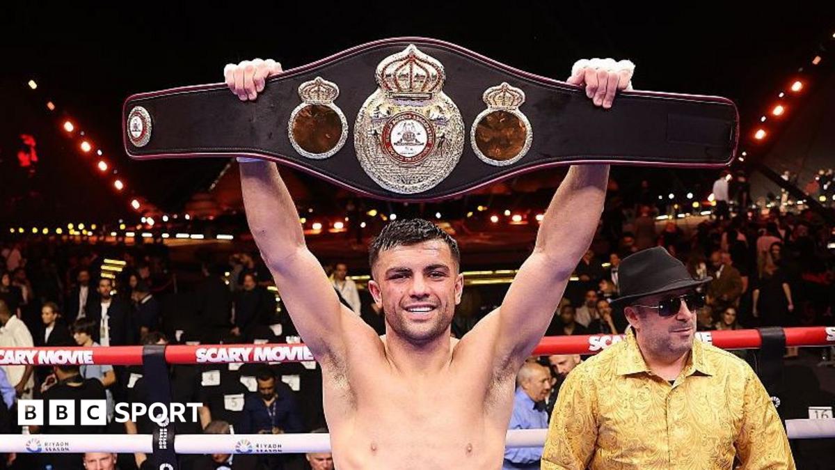 Lopez ordered to defend world title against Britain's Catterall