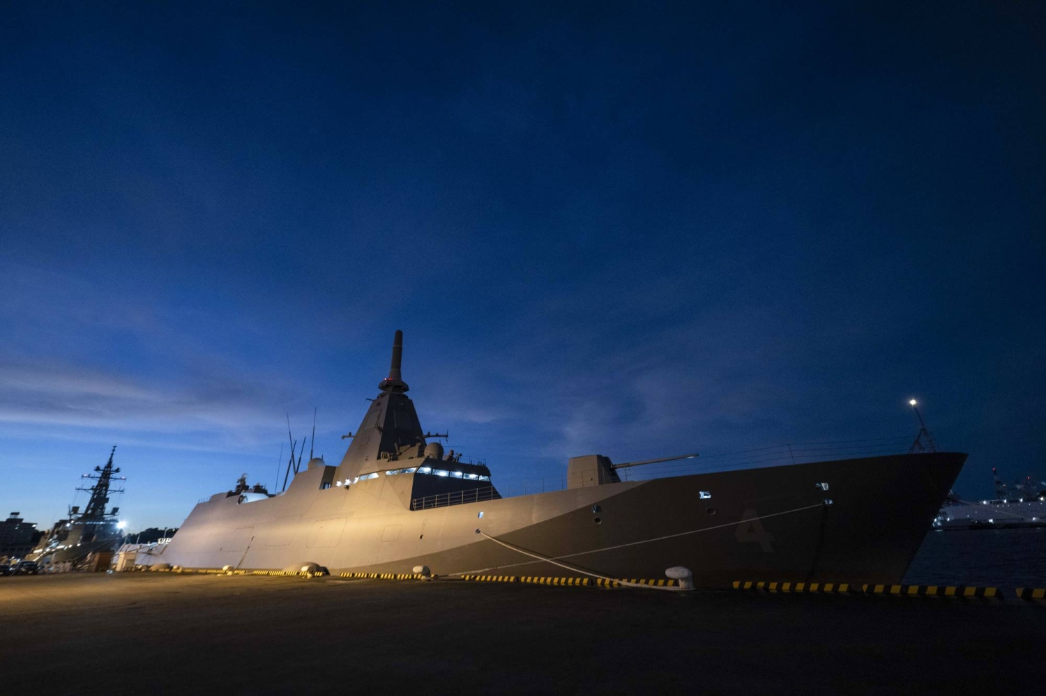 New Zealand eyes Japan and U.K. warships as frigate replacements
