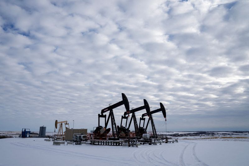 Alberta projects C$9.4 billion deficit on lower oil prices