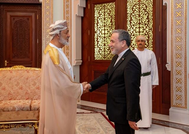 Iran’s Araqchi discusses efforts to end war and Hormuz security with Oman