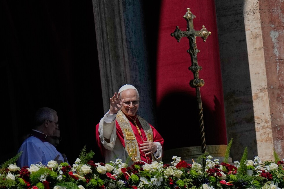 Pope Leo XIV celebrates first Easter Mass, calls for peace and unity