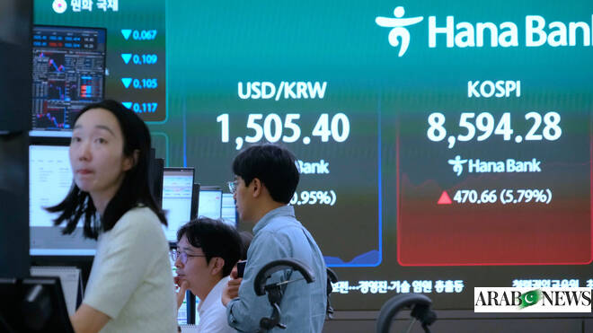 Oil slips over 4 percent after US, Iran reach peace deal, reopen Strait of Hormuz