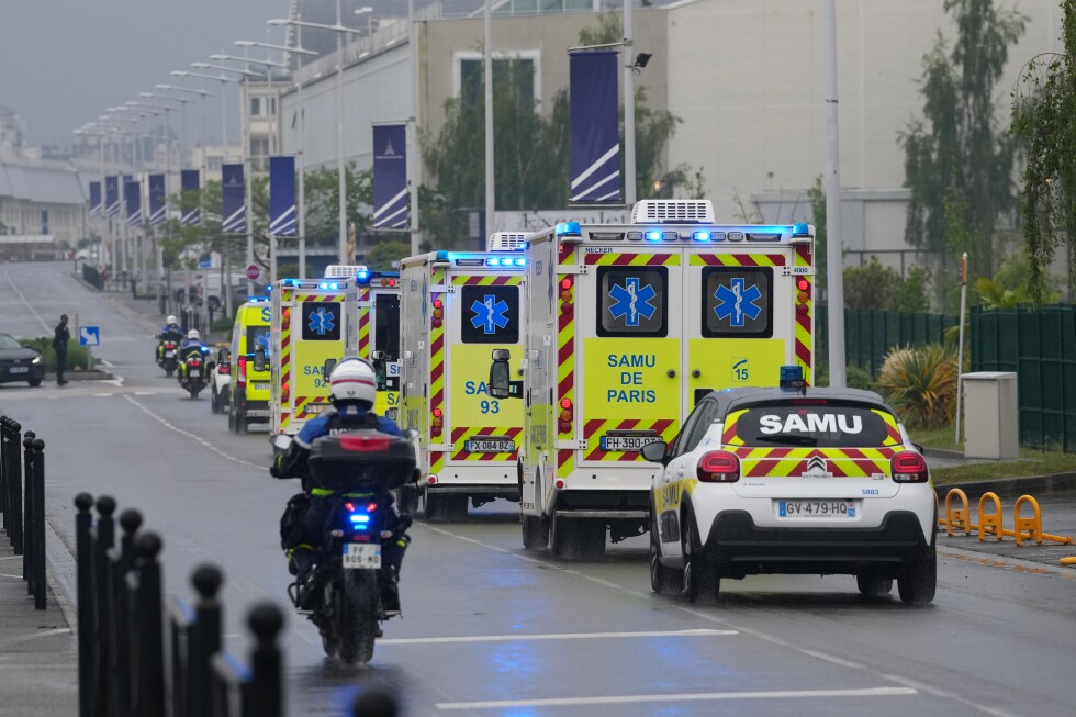 Passengers from virus-stricken cruise ship fly to home countries for monitoring