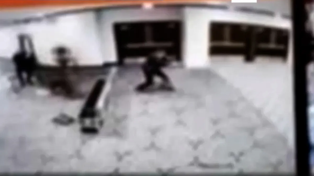 Video. Security video appears to show suspect running towards White House correspondents' dinner
