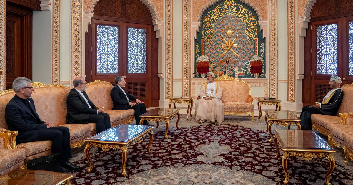 Iran's Araqchi discusses efforts to end war and Hormuz security with Oman