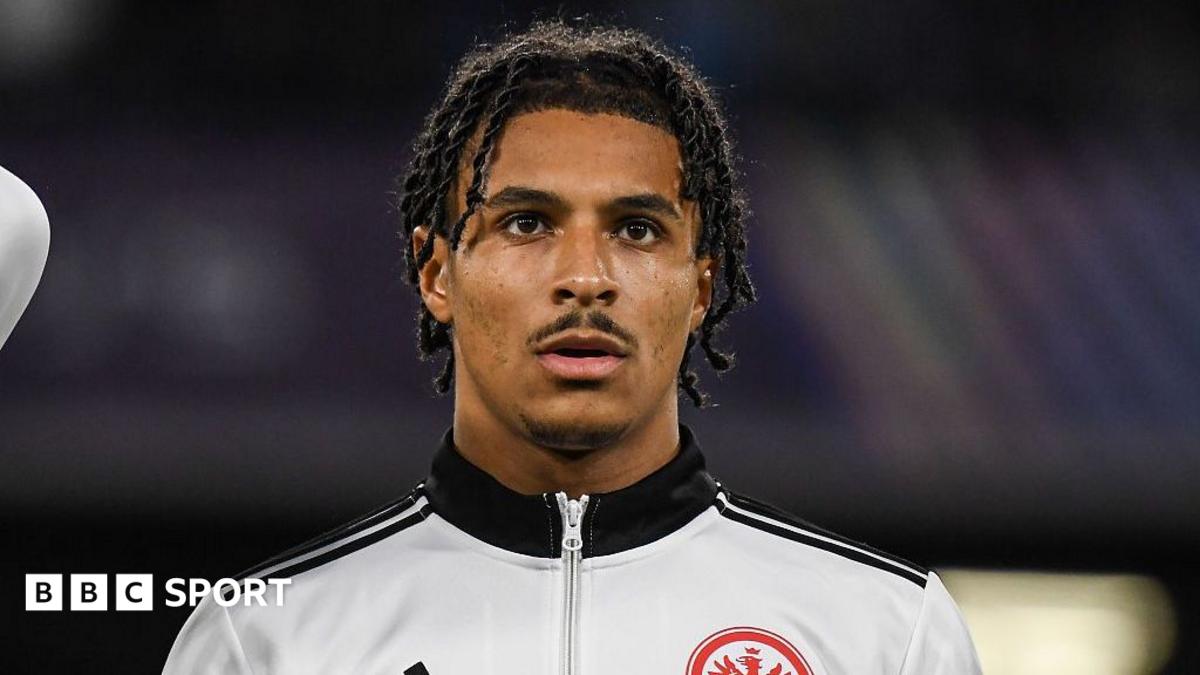Hull agree deal with Frankfurt for winger Bahoya