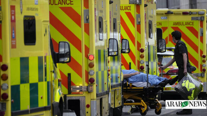 Doctors in England call off strikes after last-minute offer in long-running dispute