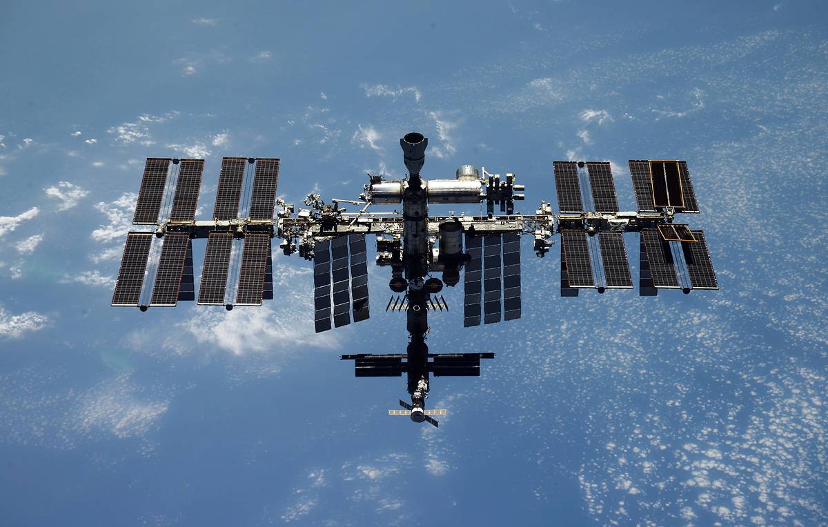 NASA astronauts return to orbital outpost after preventive evacuation over air leak