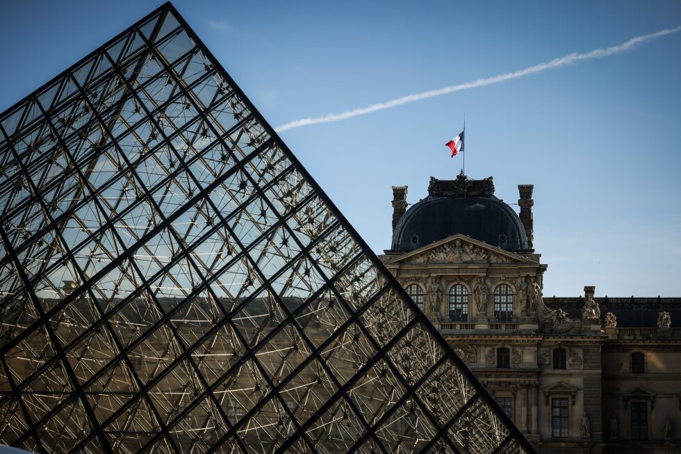 What to know as the Louvre gets a new chief after a surprise resignation and a bruising year