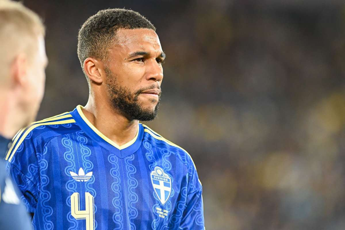 Thigh injury rules Isak Hien out of Sweden's World Cup playoff final with Poland