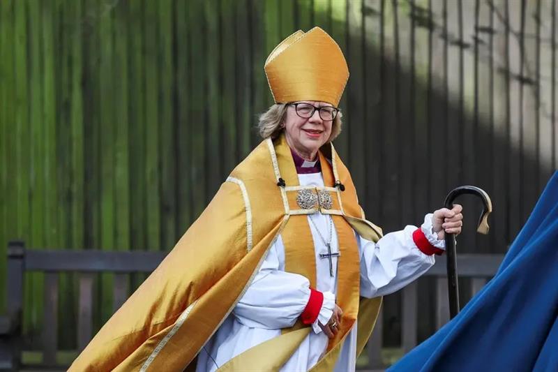 Anglican Church leader praises Pope's 'courageous' peace call amid Trump attacks