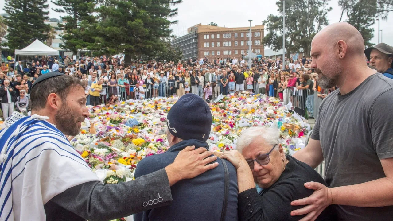 Initial Australian inquiry into Bondi Beach shooting calls for counter-terrorism reforms
