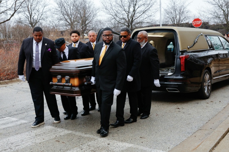 'Harder path': Obama attacks Trump at Jesse Jackson memorial