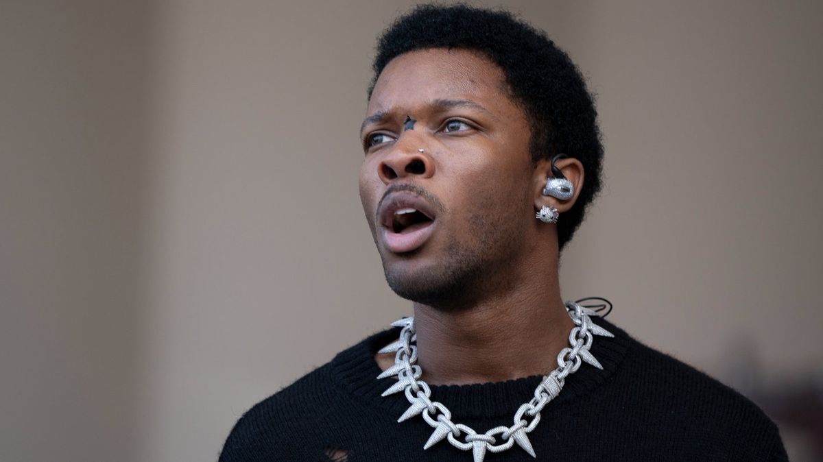 Singer D4vd officially charged with murder of teen girl found dismembered in his car