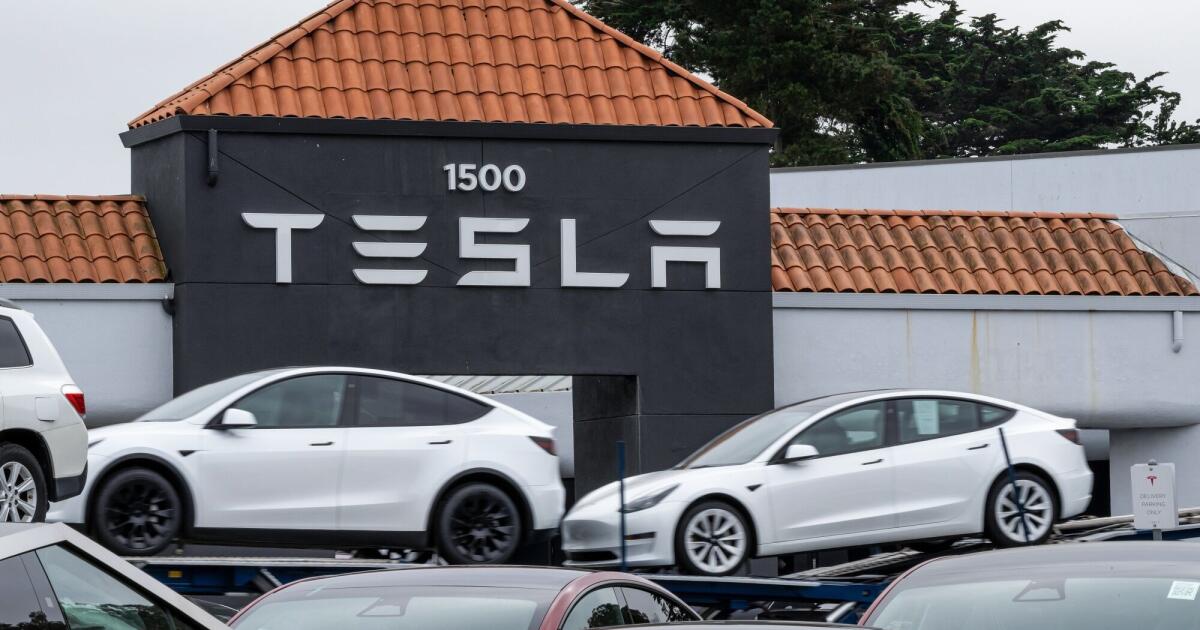 Tesla boosts spending plan to $25 billion for AI and robots