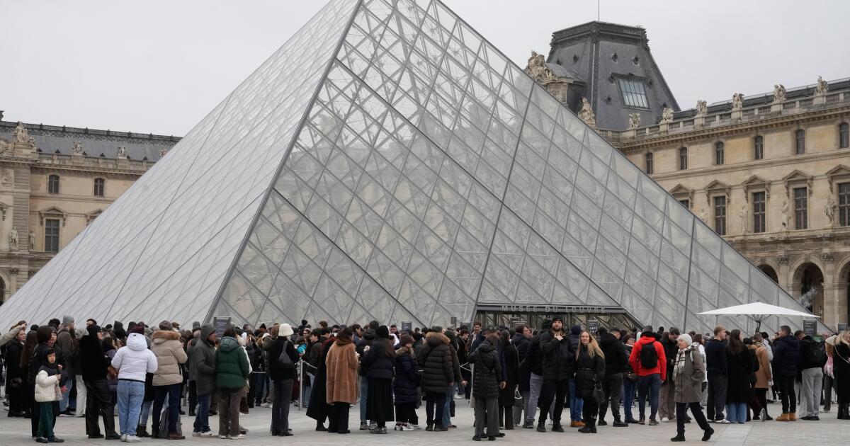 Louvre Museum director resigns in the wake of October's brazen French crown jewels heist