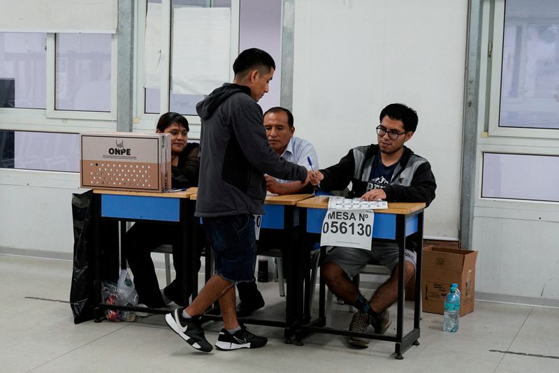 Ipsos quick count shows statistical tie in Peru’s presidential race
