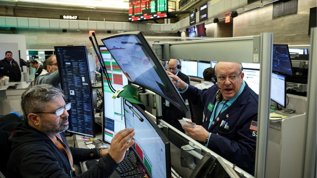 Wall Street Rises, Dow Hits Record High as Middle East Hopes Lift Sentiment