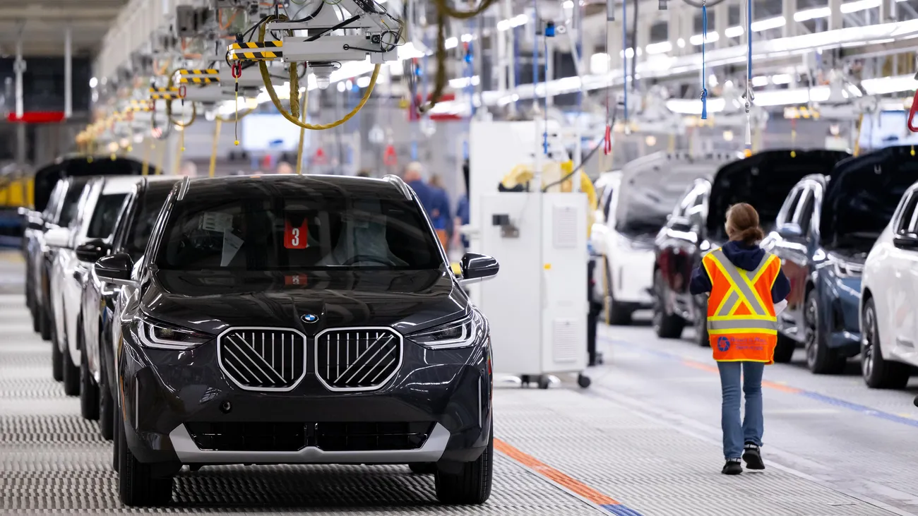 BMW Gewinn bei BMW sinkt um knapp ein Viertel