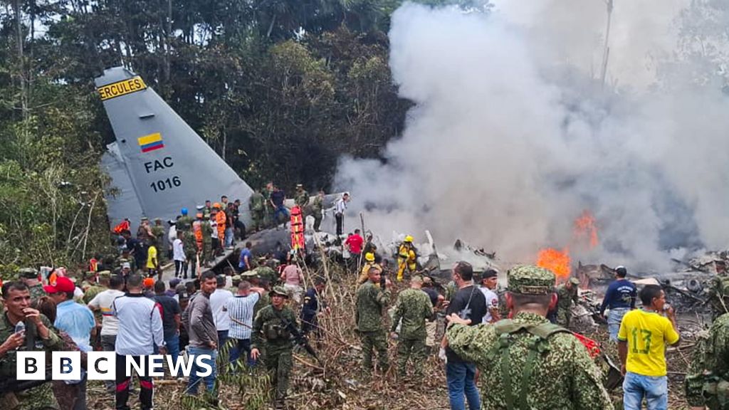 Search for four missing soldiers after Colombia plane crash kills 66