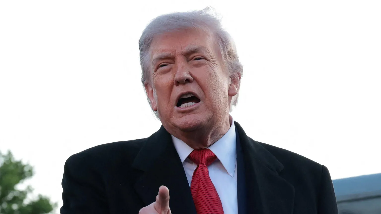 Trump to meet AI leaders to discuss US investment in their companies
