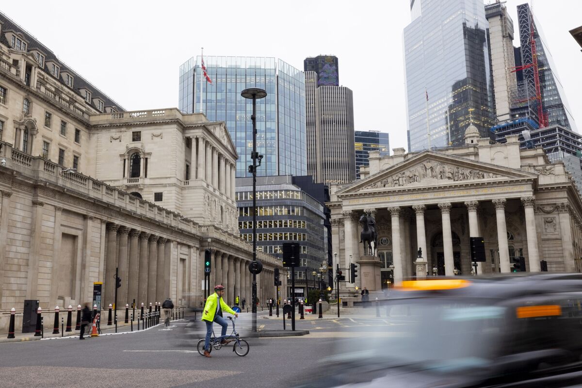 BOE Set to Stress Test Longer Energy Shock While Holding Rates