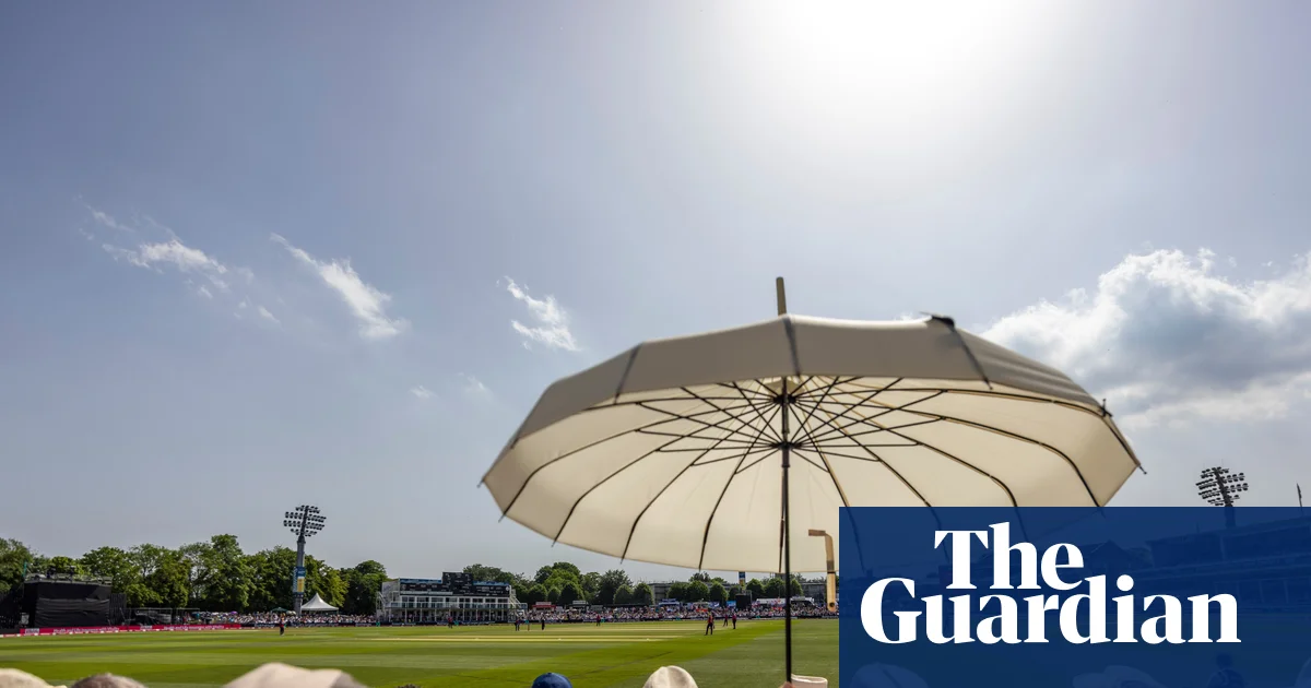 UK records hottest day of the year so far, with warnings of more extreme heat this weekend
