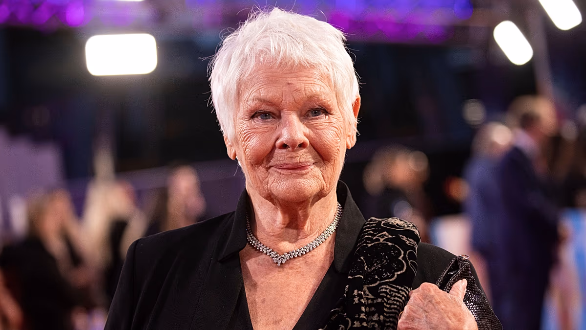 Londra Shaftesbury Tiyatrosu'na Judi Dench'in adı verildi