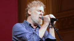 Oscar-winning songwriter Glen Hansard killed in crash