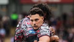 Leigh keep rolling with win over rivals Warrington